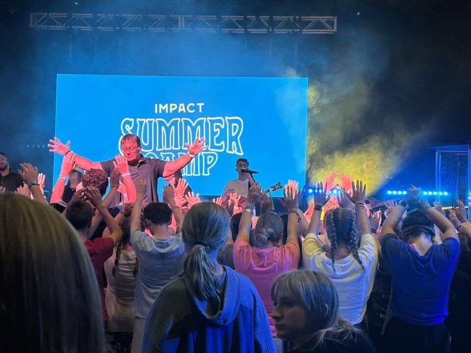 Students worship together at summer camp